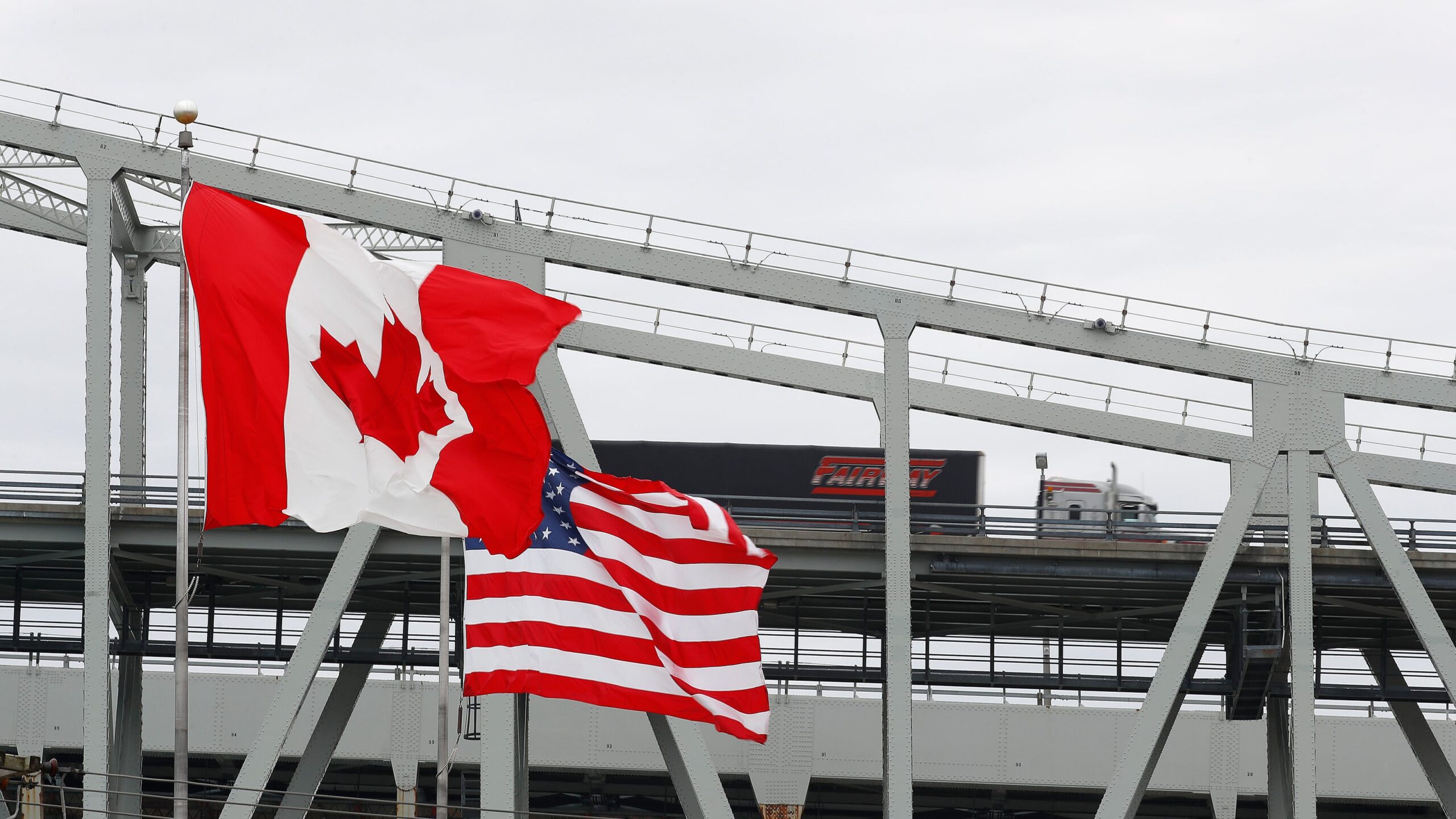 بازگشایی مرز آمریکا بر روی کانادایی ها