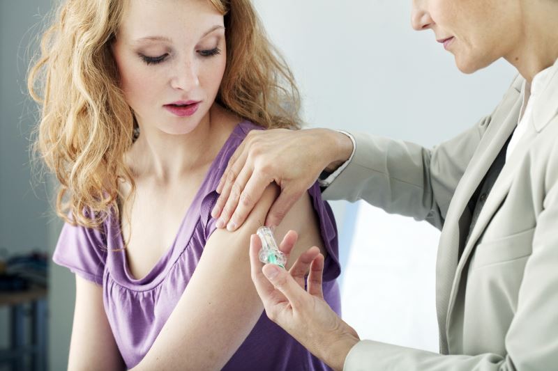 نیاز به دوز چهارم  واکسن پیش از موعد