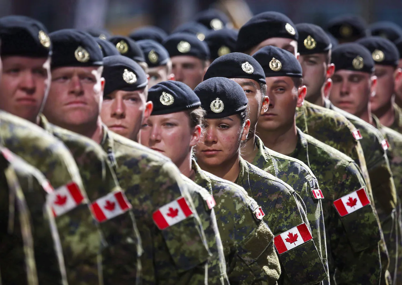 اجازه ثبت نام برای دارندگان  اقامت دائم در نیروهای مسلح کانادا