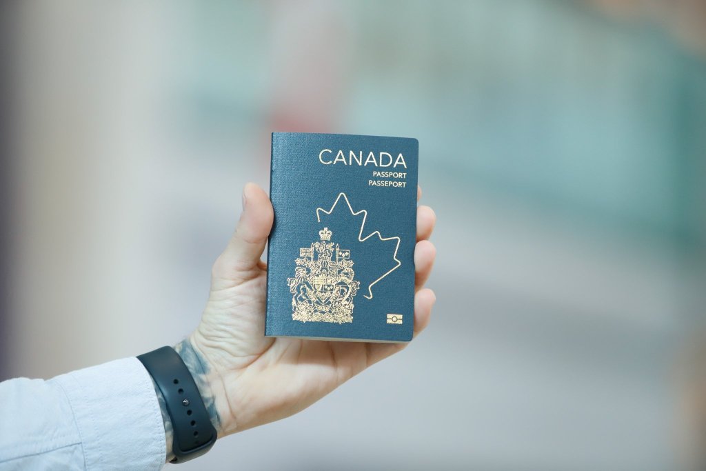 رونمایی از پاسپورت جدید کانادا