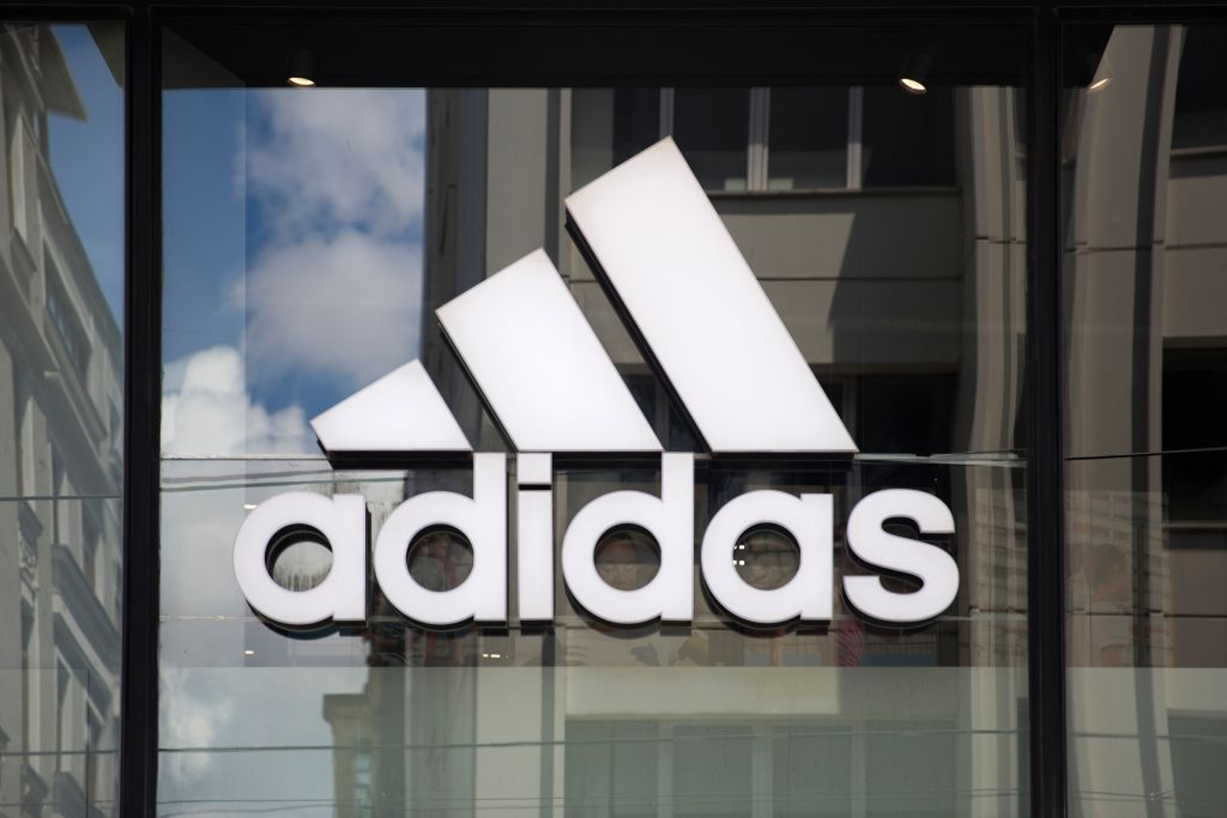 فروش فوق العاده Adidas در تورنتو
